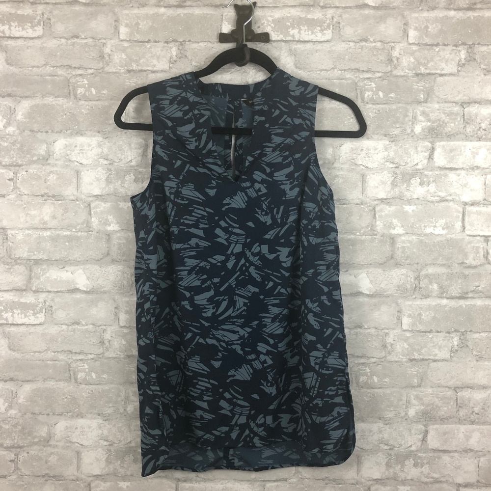 Banana Republic Sleeveless Blouse XS